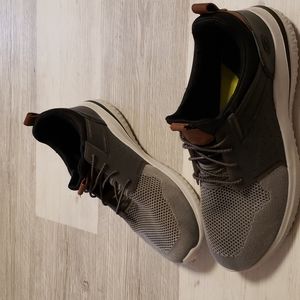 Men's SKECHERS slip on sneakers size 11 gray/black